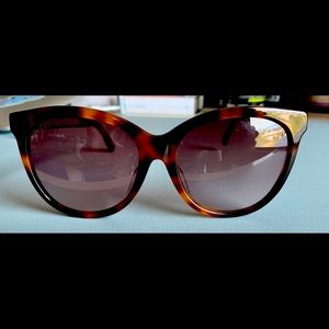 GUCCI Women’s Sunglasses 😎 Like New!